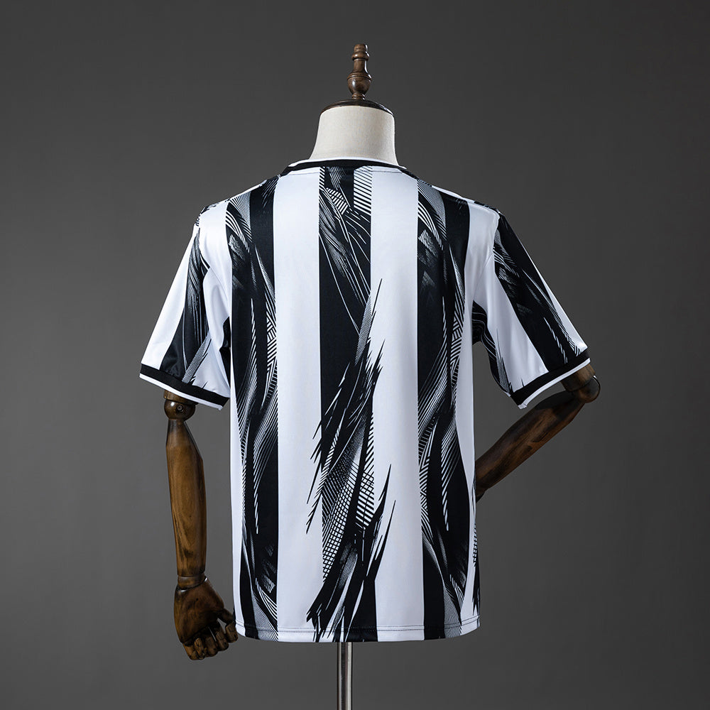 Newcastle United 25/26 Home Long Sleeve Jersey Fan Version