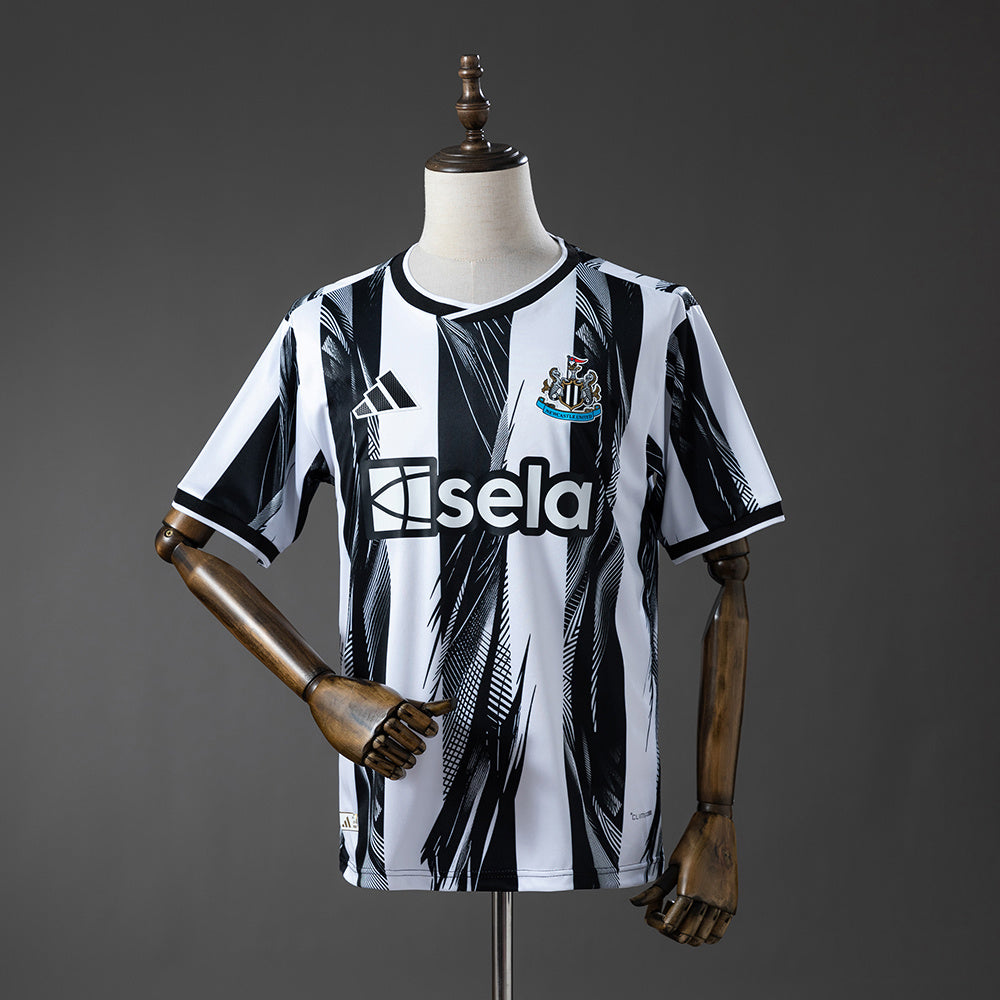Newcastle United 25/26 Home Long Sleeve Jersey Fan Version