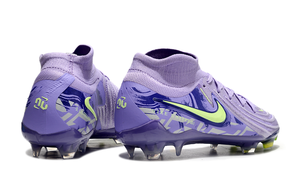 Nike Phantom Luna 2 Elite FG Football Boot from the United 001